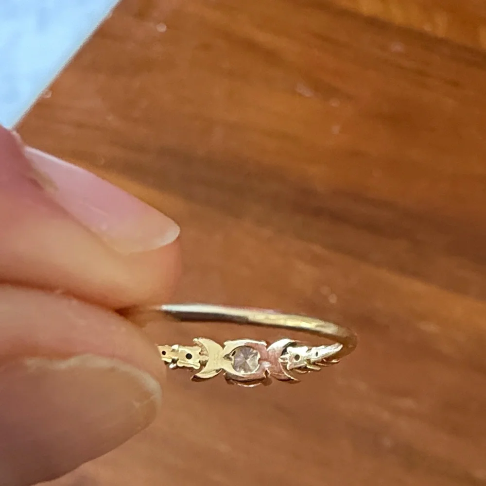 Custom moon phase diamond ring - Picture 2 of 8